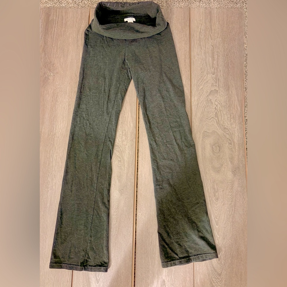 Aerie Flared Yoga Pants with Fold-Over Waistband - Black/Charcoal